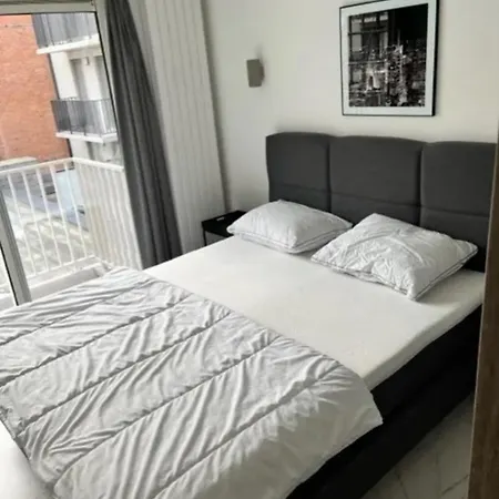 アパート Tantor 1 Zeezicht ニーウポールト